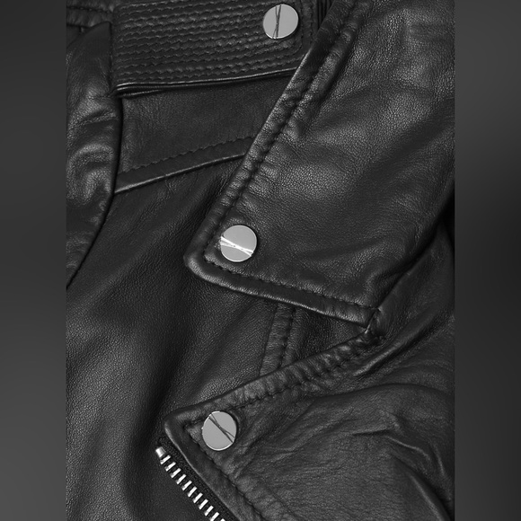 Saks Fifth Avenue- LaMarque - NWOT
Donna Leather Biker Jacket
BLACK
Small - Picture 2 of 8